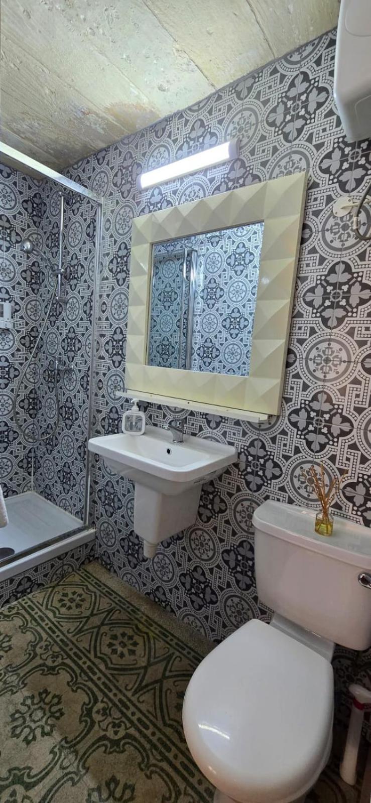 Servants' Quarters Studio Apartment Валлетта Екстер'єр фото