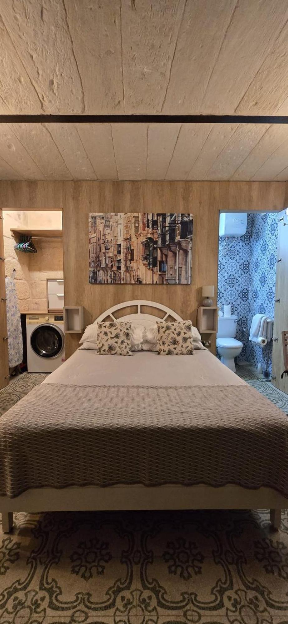 Servants' Quarters Studio Apartment Валлетта Екстер'єр фото